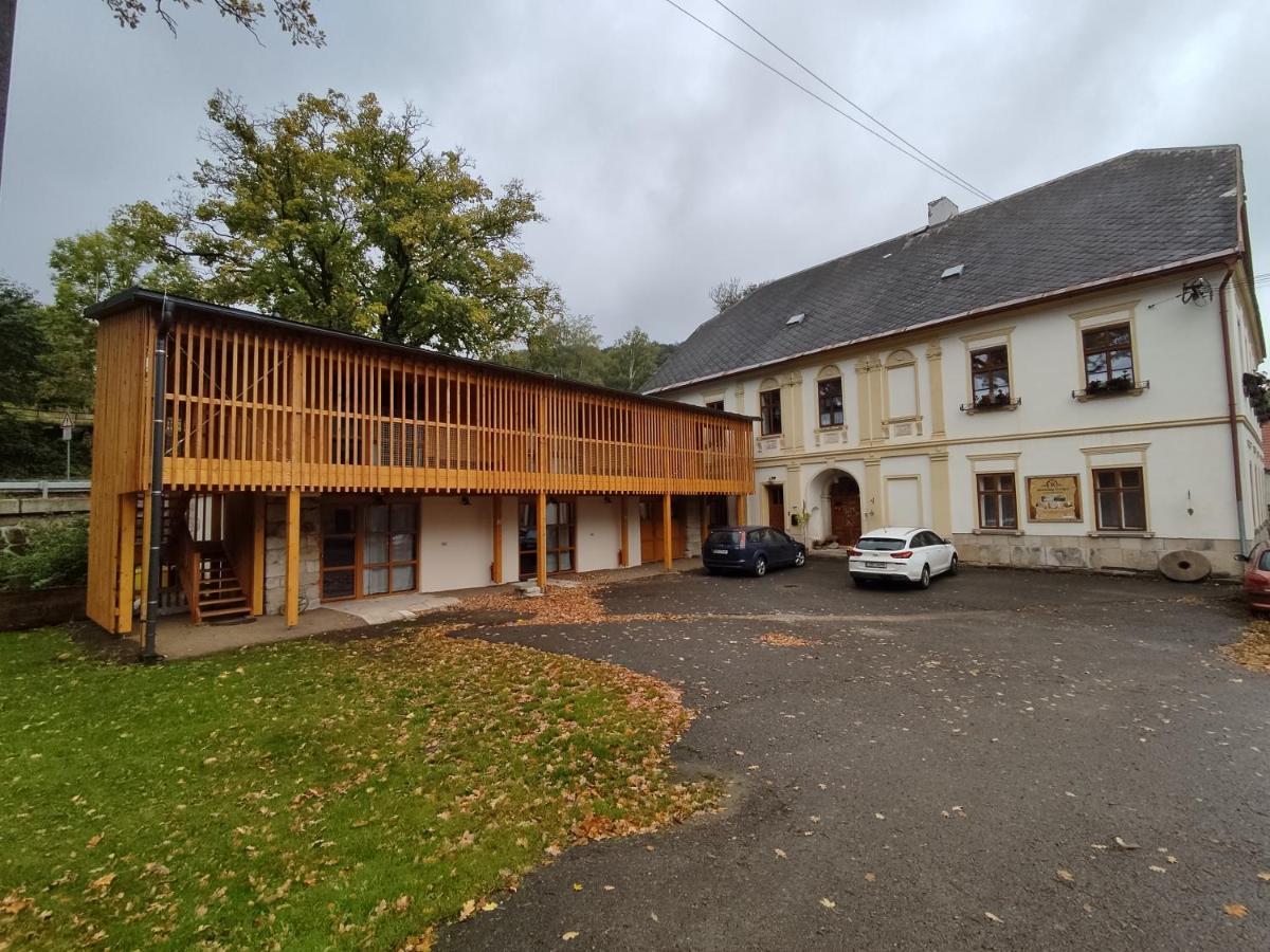 Apartment Ve Mlyne Teplice nad Metují Buitenkant foto