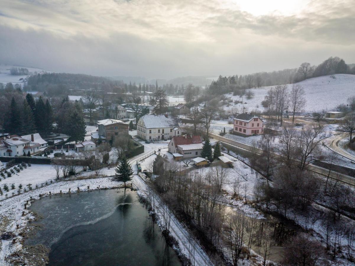 Apartment Ve Mlyne Teplice nad Metují Buitenkant foto