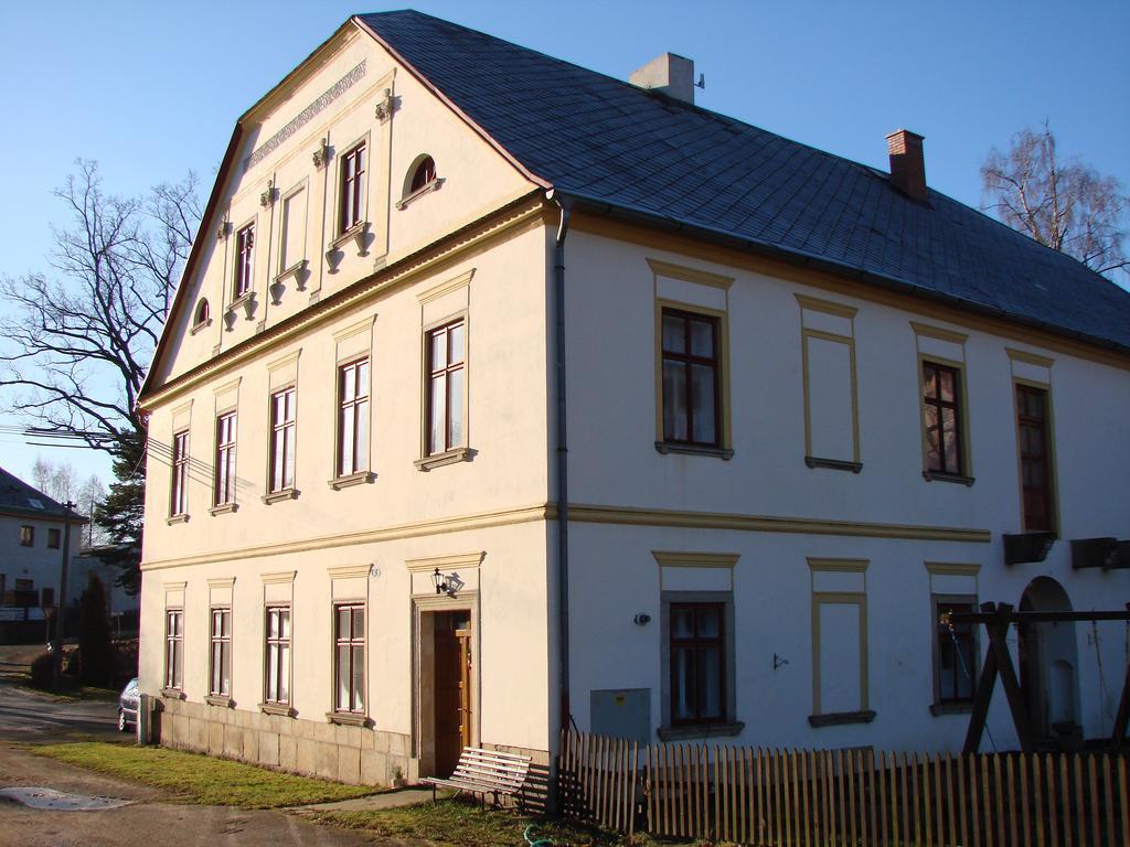 Apartment Ve Mlyne Teplice nad Metují Buitenkant foto